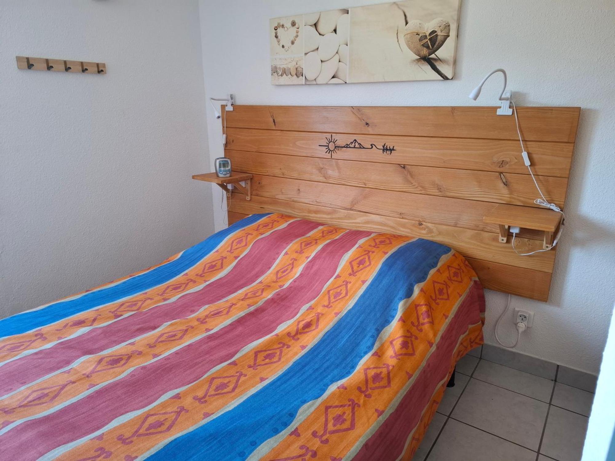 Appt Bord De Deux Chambres, Clim, Parking, Piscine Appartement *